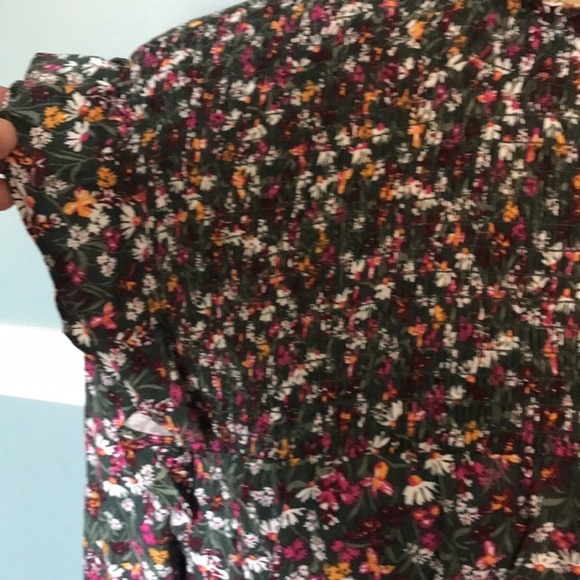 Draper James diary floral smocked blouse. Keyhole back. 2X prairie cottagecore - Picture 3 of 9